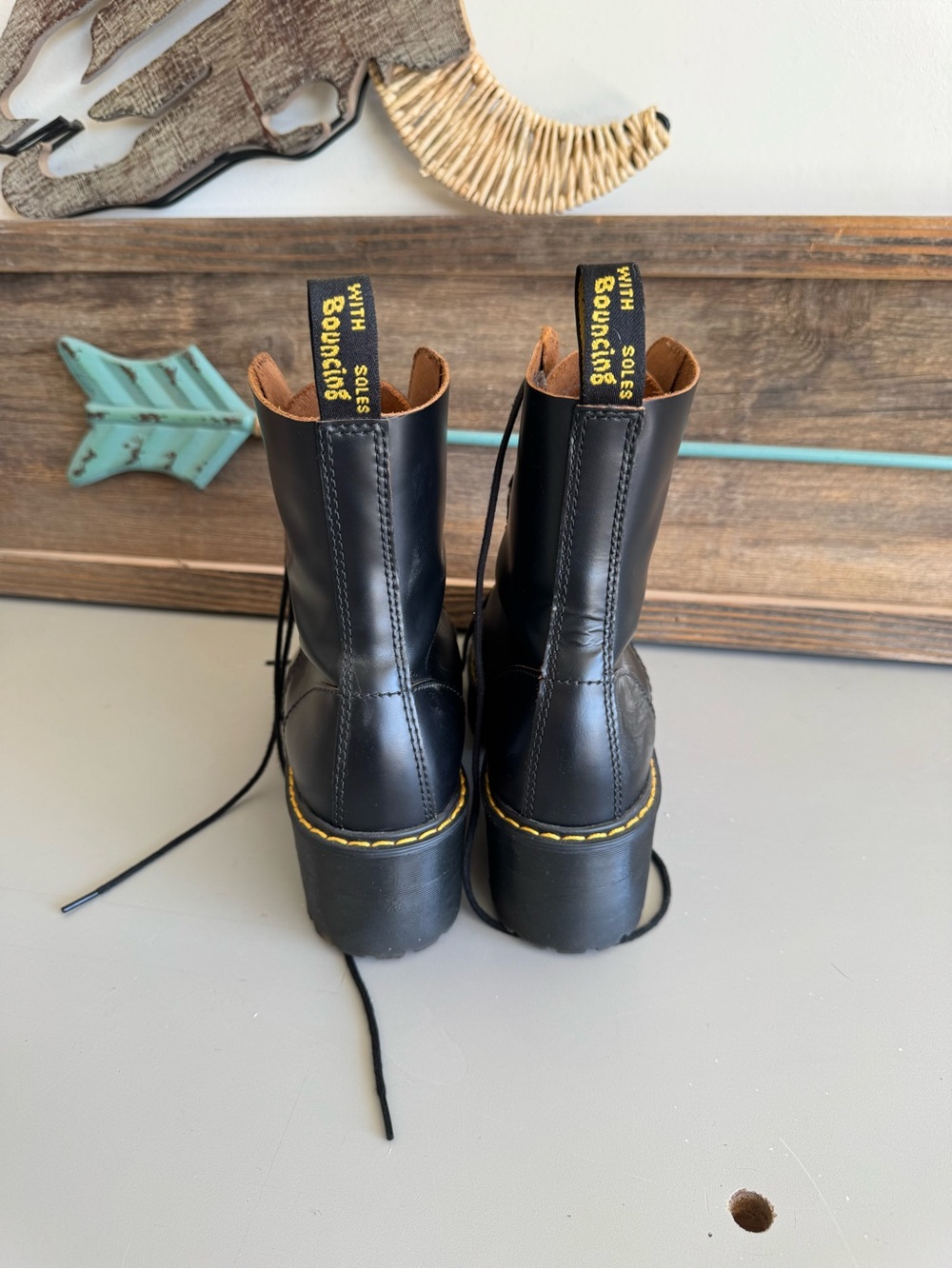 Dr. Martens Leona Lace-Up Boots - Womens - Picture 6 of 10